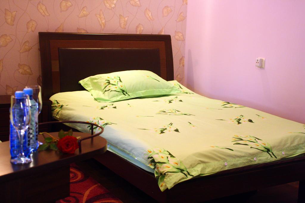 Christy Hotel Goris Exterior foto