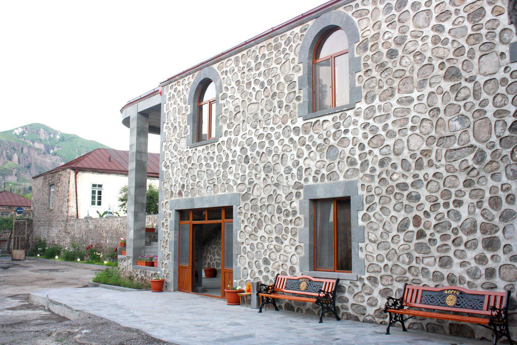 Christy Hotel Goris Exterior foto