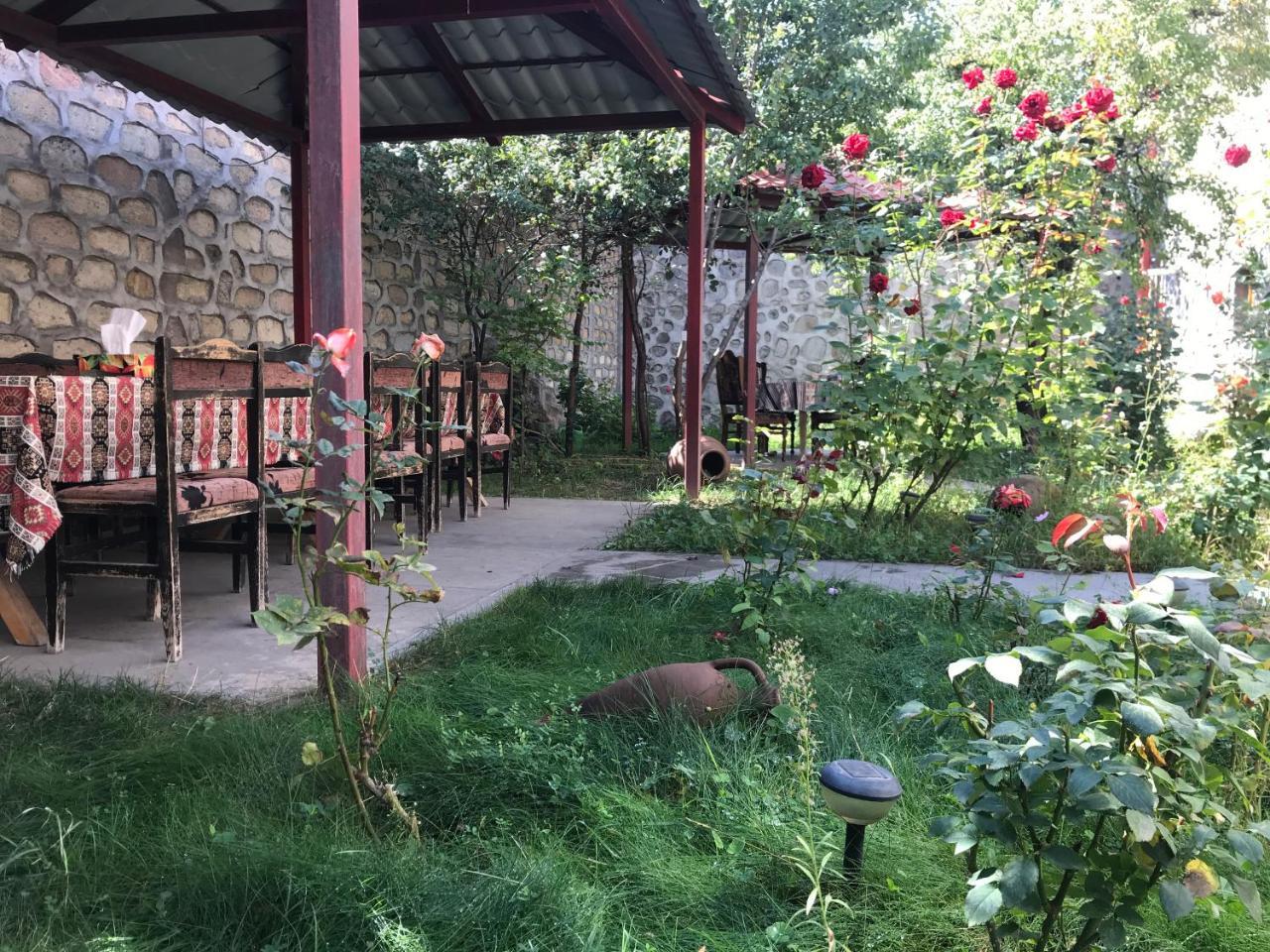 Christy Hotel Goris Exterior foto